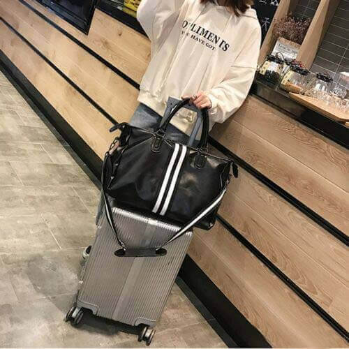 PU Leather Sports For Fitness Yoga Bag —present picture PU Leather Sports For Fitness Yoga Bag —present picture
