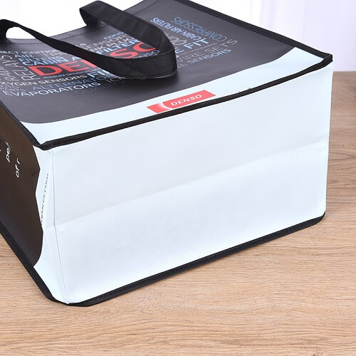 Customized Non-Woven Handbag Customized Non-Woven Handbag